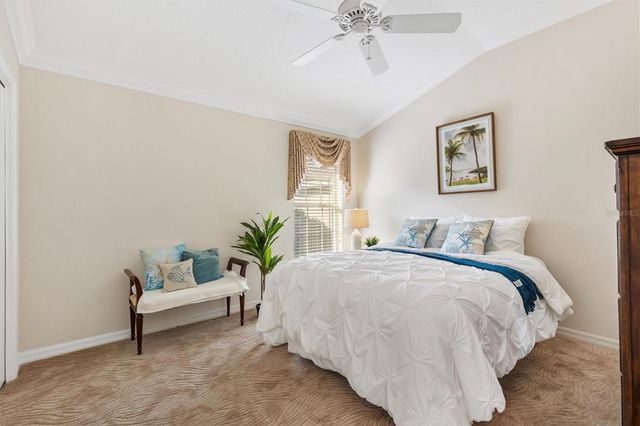 933 FOLKSTONE WAY, The Villages, FL 32162