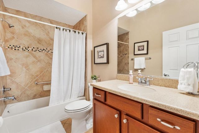 933 FOLKSTONE WAY, The Villages, FL 32162