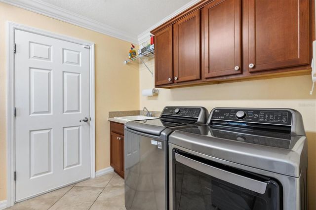 933 FOLKSTONE WAY, The Villages, FL 32162