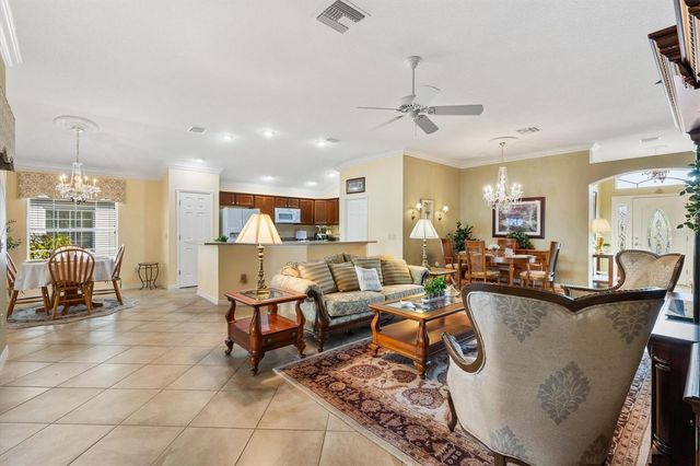 933 FOLKSTONE WAY, The Villages, FL 32162