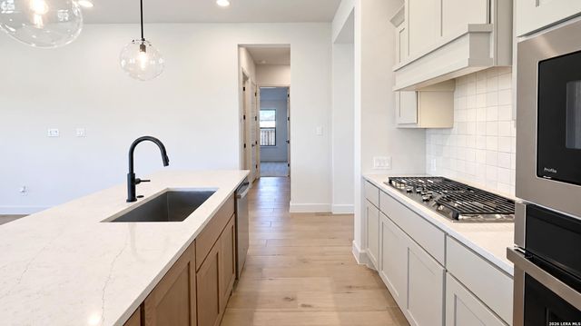 430 Cleveland Way, New Braunfels, TX 78130