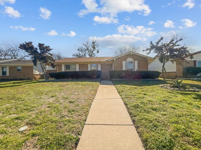924 Meadow Mead Drive, Allen, TX 75002
