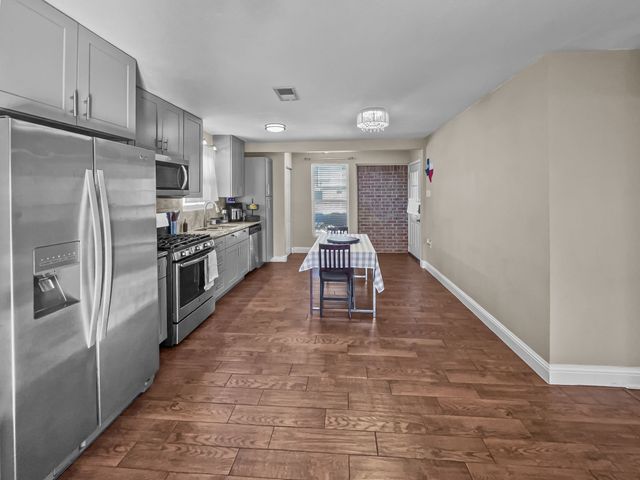 924 Meadow Mead Drive, Allen, TX 75002