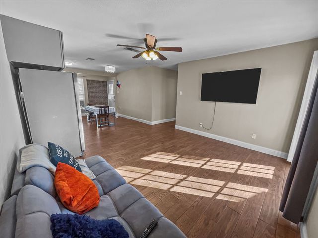 924 Meadow Mead Drive, Allen, TX 75002