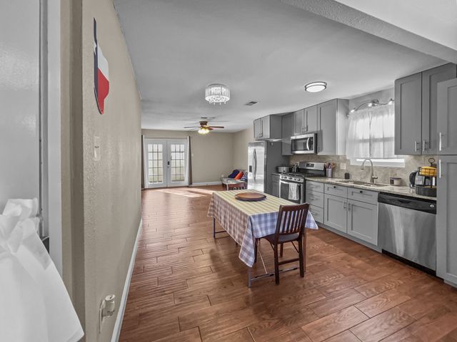 924 Meadow Mead Drive, Allen, TX 75002