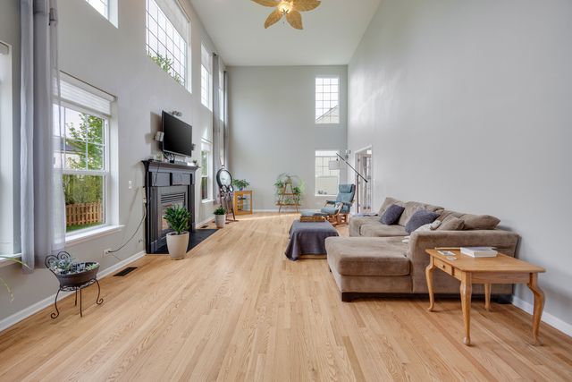 10631 Oregon Trail, Huntley, IL 60142
