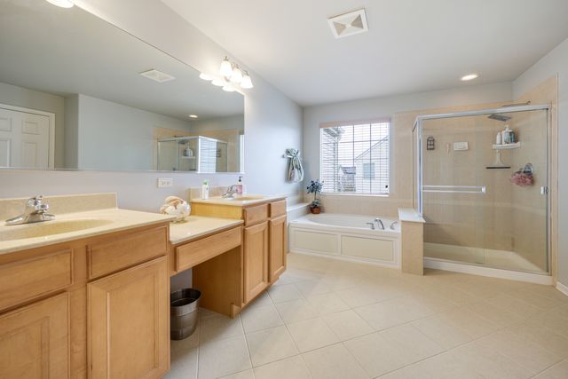 10631 Oregon Trail, Huntley, IL 60142