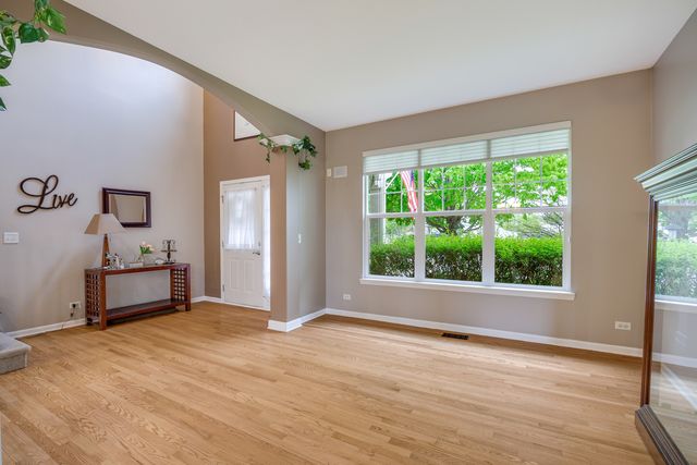 10631 Oregon Trail, Huntley, IL 60142