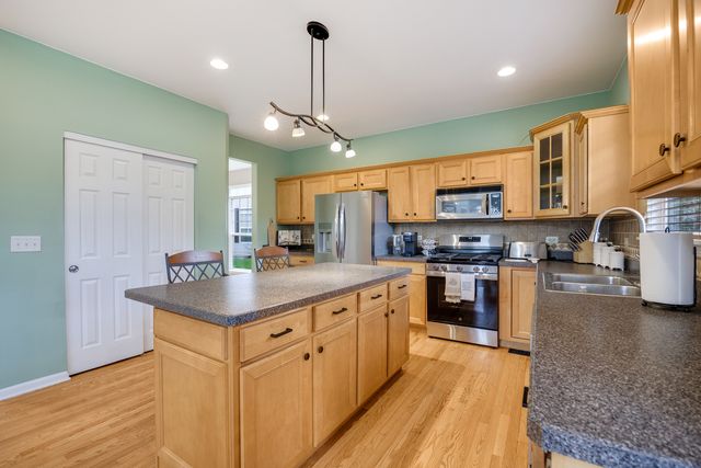 10631 Oregon Trail, Huntley, IL 60142