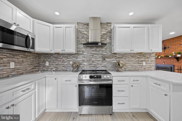 8821 W FORT FOOTE TER, Fort Washington, MD 20744