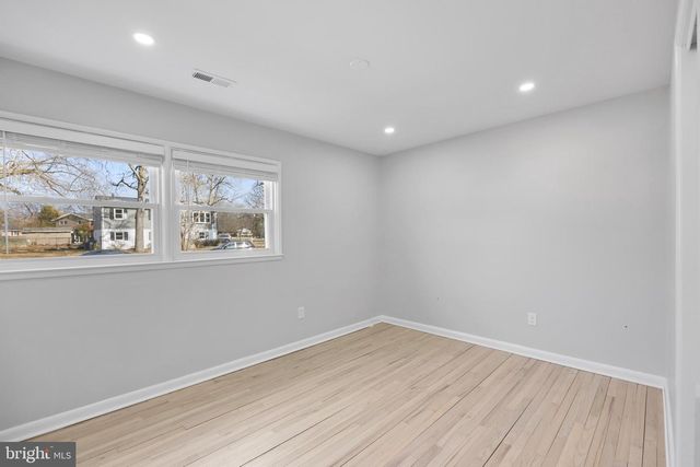 8821 W FORT FOOTE TER, Fort Washington, MD 20744