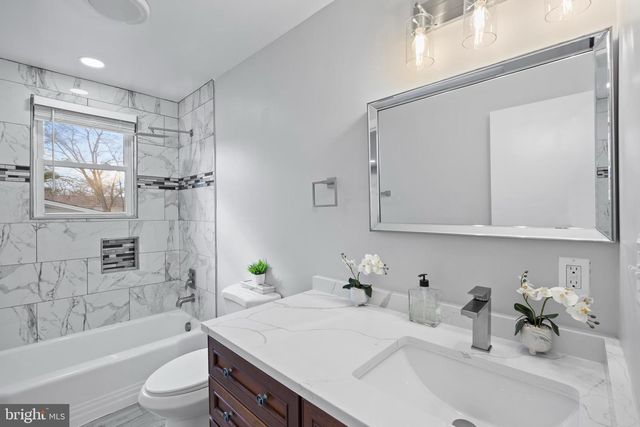 8821 W FORT FOOTE TER, Fort Washington, MD 20744