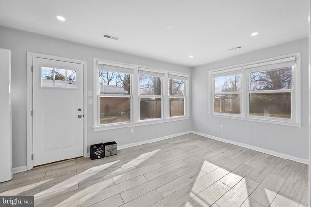 8821 W FORT FOOTE TER, Fort Washington, MD 20744