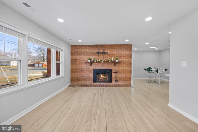 8821 W FORT FOOTE TER, Fort Washington, MD 20744