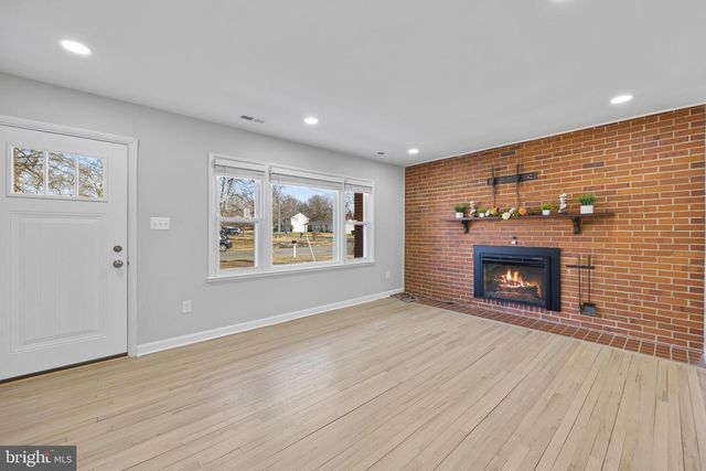 8821 W FORT FOOTE TER, Fort Washington, MD 20744