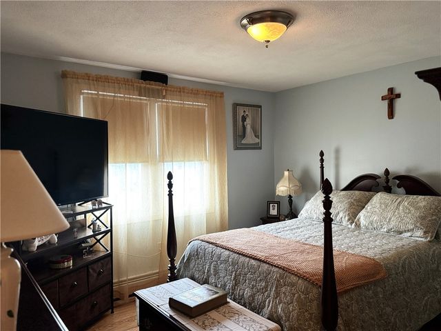 53 Bicentennial Way, North Providence, RI 02911