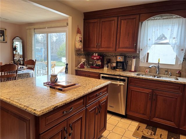 53 Bicentennial Way, North Providence, RI 02911