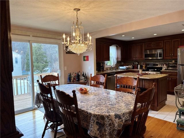 53 Bicentennial Way, North Providence, RI 02911