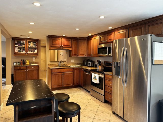 53 Bicentennial Way, North Providence, RI 02911