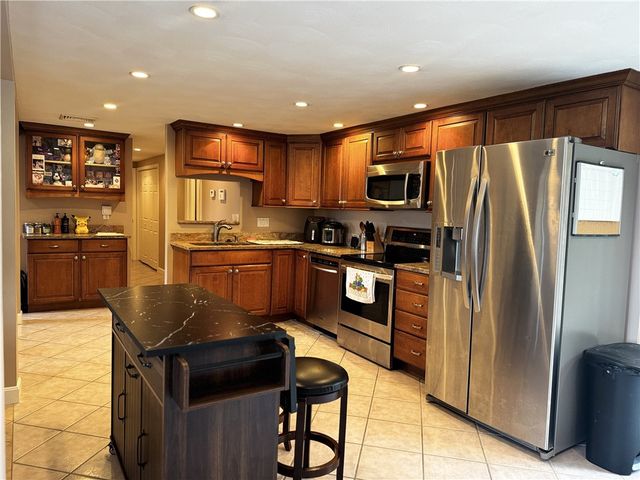 53 Bicentennial Way, North Providence, RI 02911