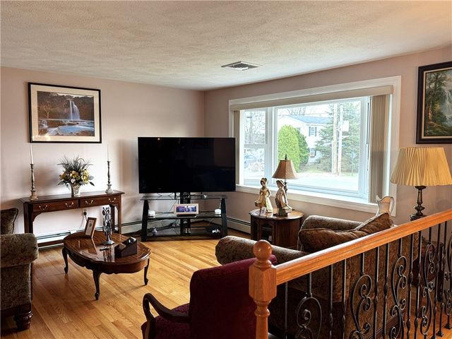 53 Bicentennial Way, North Providence, RI 02911