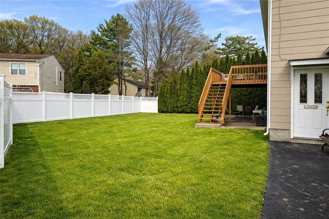 53 Bicentennial Way, North Providence, RI 02911