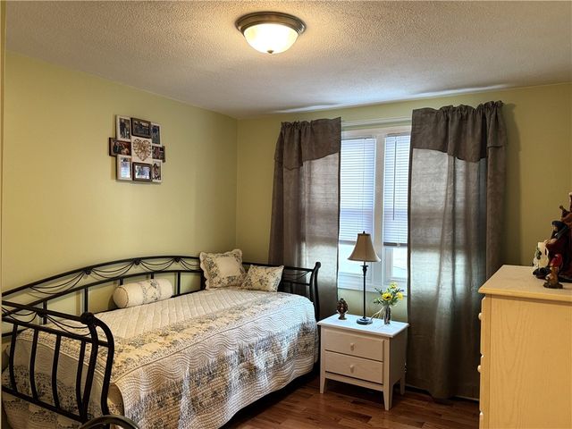 53 Bicentennial Way, North Providence, RI 02911