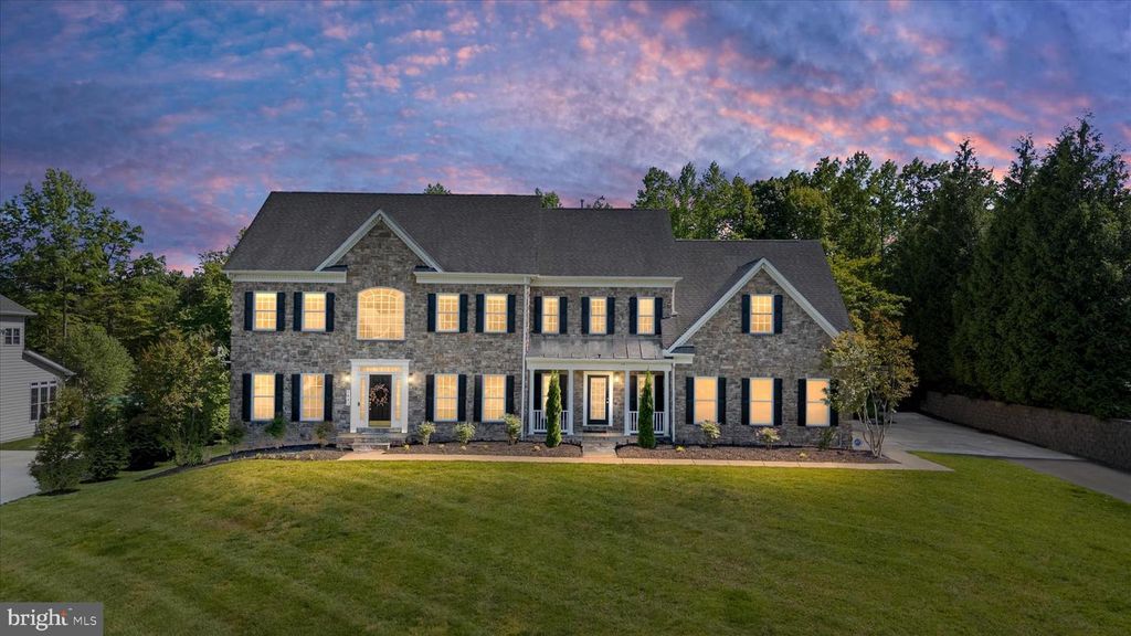 Image 1 of property listing at 1631 CARNOUSTIE DR, Pasadena, MD 21122