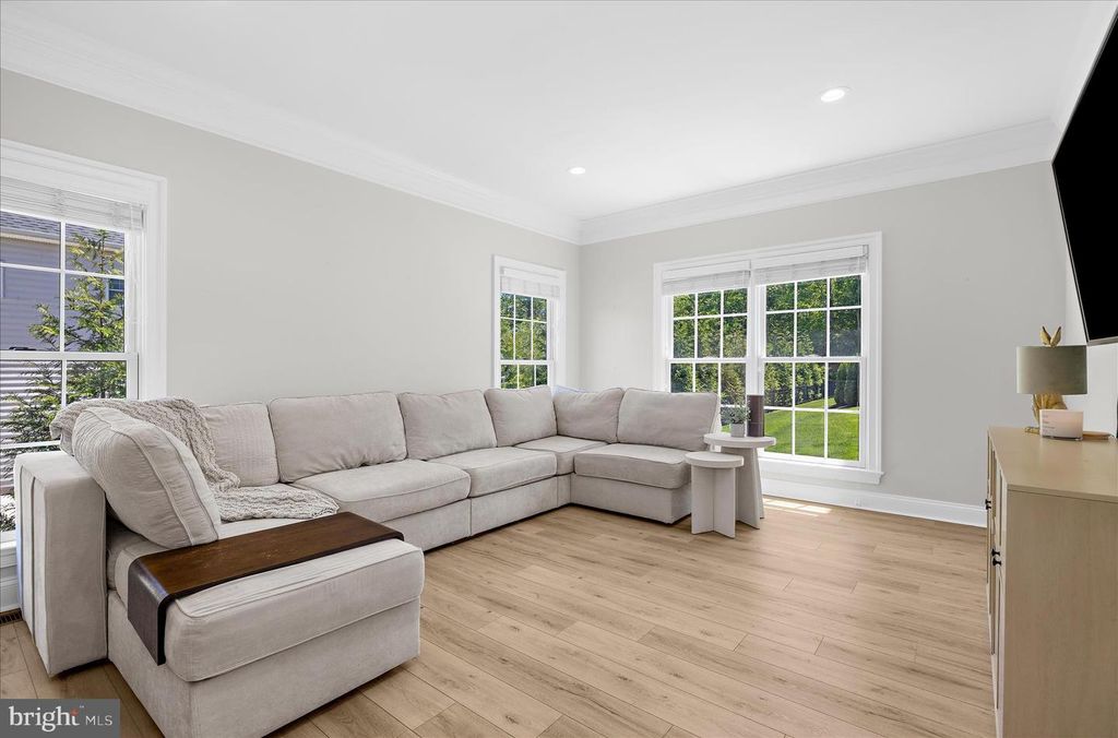 Image 17 of property listing at 1631 CARNOUSTIE DR, Pasadena, MD 21122