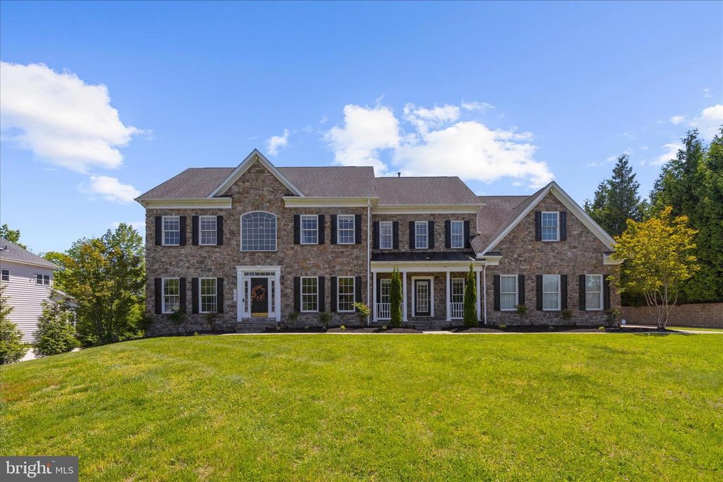 Image 2 of property listing at 1631 CARNOUSTIE DR, Pasadena, MD 21122