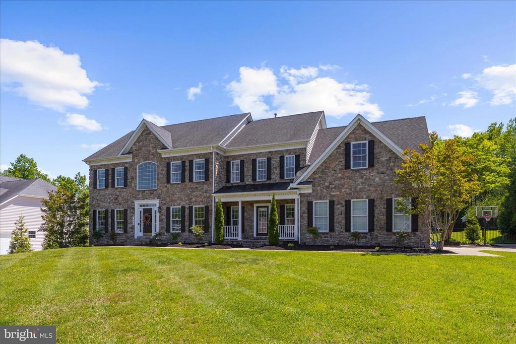 Image 5 of property listing at 1631 CARNOUSTIE DR, Pasadena, MD 21122