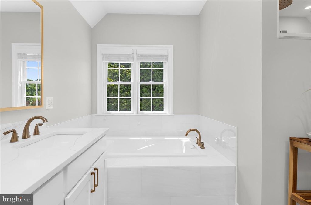 Image 79 of property listing at 1631 CARNOUSTIE DR, Pasadena, MD 21122