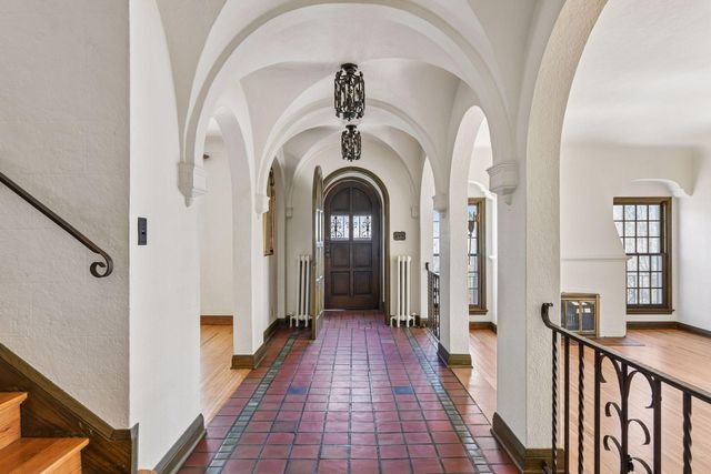 38 W Minnehaha Parkway, Minneapolis, MN 55419