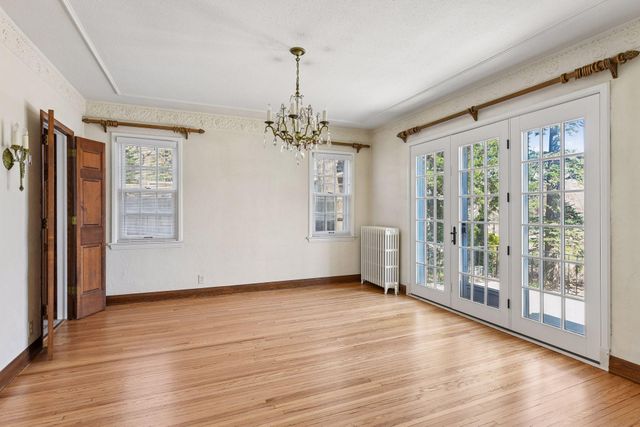 38 W Minnehaha Parkway, Minneapolis, MN 55419