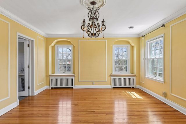 38 W Minnehaha Parkway, Minneapolis, MN 55419