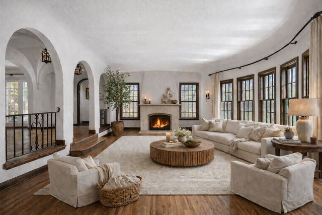 38 W Minnehaha Parkway, Minneapolis, MN 55419