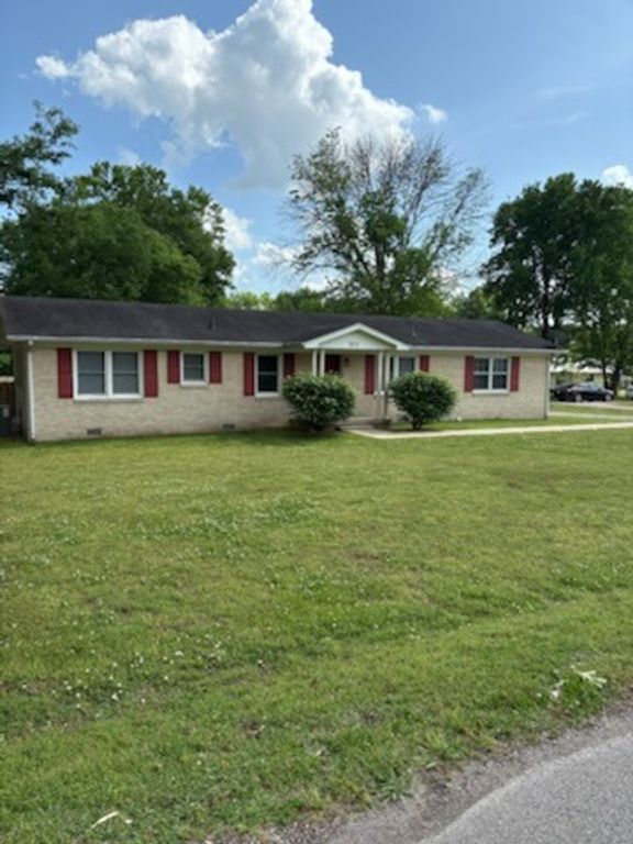 303 Pawnee Trl, Columbia, TN 38401