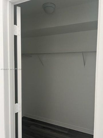 1600 NE 114th St 201, Miami, FL 33181