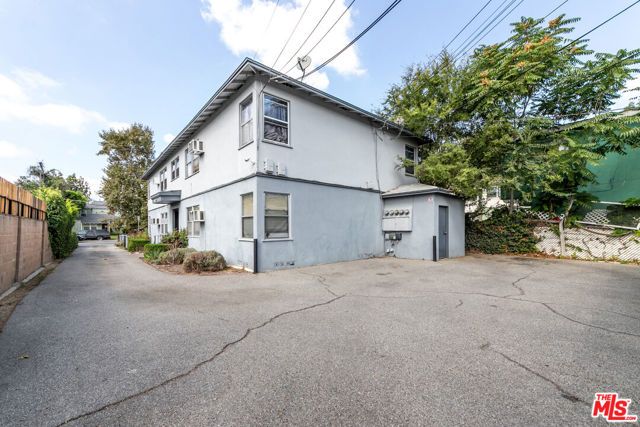 5444 Colfax Avenue, Valley Village, CA 91601