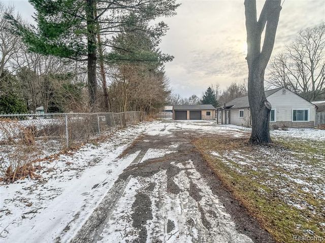 4390 E Mount Morris Road, Genesee, MI 48458