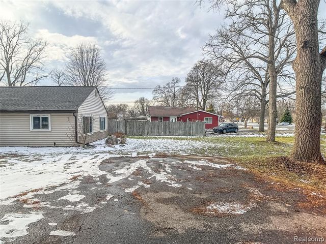 4390 E Mount Morris Road, Genesee, MI 48458