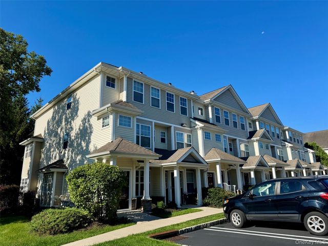 25 Fairways Drive 5, Middletown, NY 10940