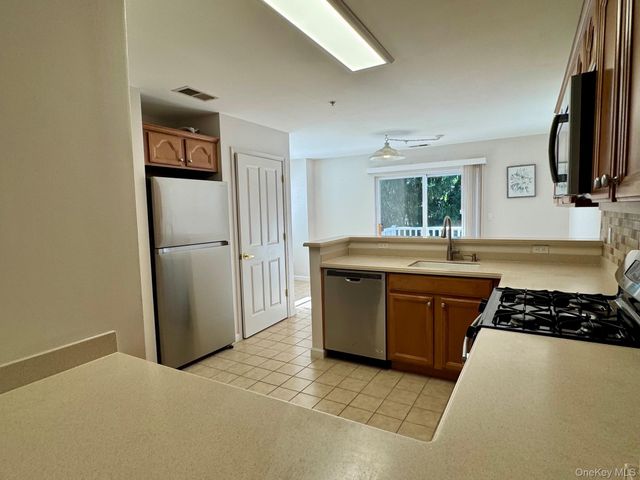 25 Fairways Drive 5, Middletown, NY 10940
