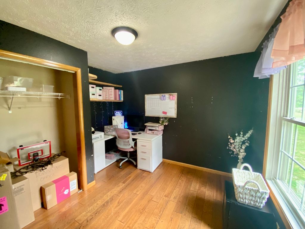 Image 12 of property listing at 7645 Noltings Road, Centralia, IL 62801