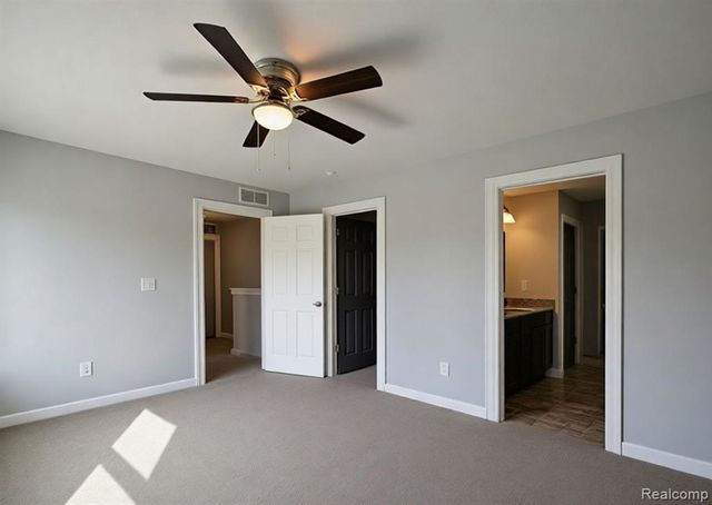 553 W Wildwood Drive, Owosso, MI 48867