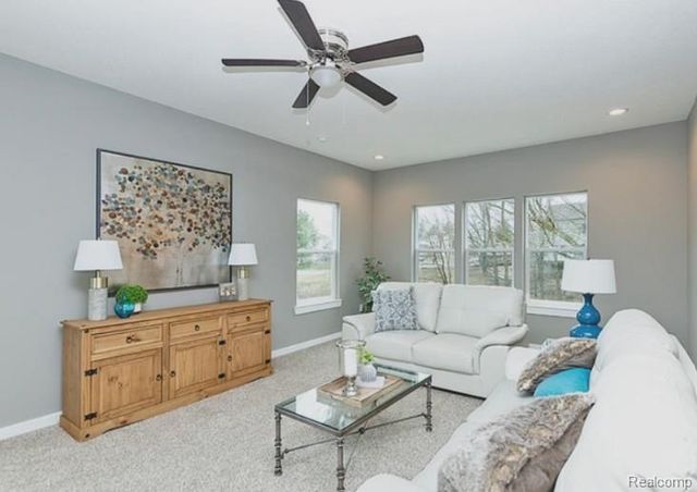 553 W Wildwood Drive, Owosso, MI 48867