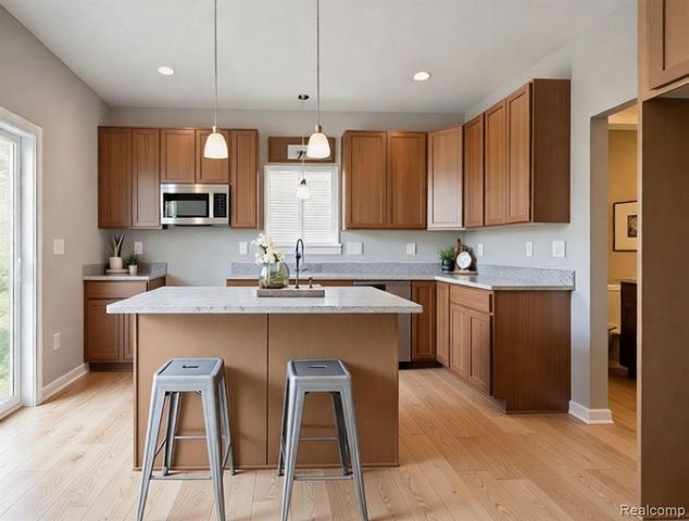 553 W Wildwood Drive, Owosso, MI 48867