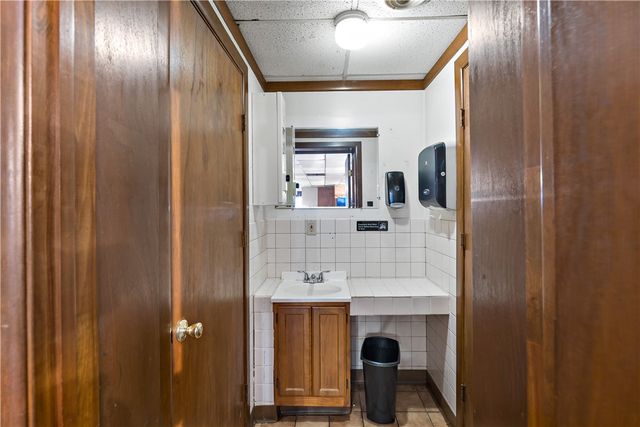 1601 Duss Ave, Ambridge, PA 15003
