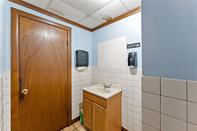 1601 Duss Ave, Ambridge, PA 15003