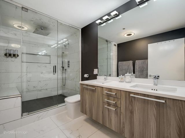 600 N KINGSBURY Street 309, Chicago, IL 60654